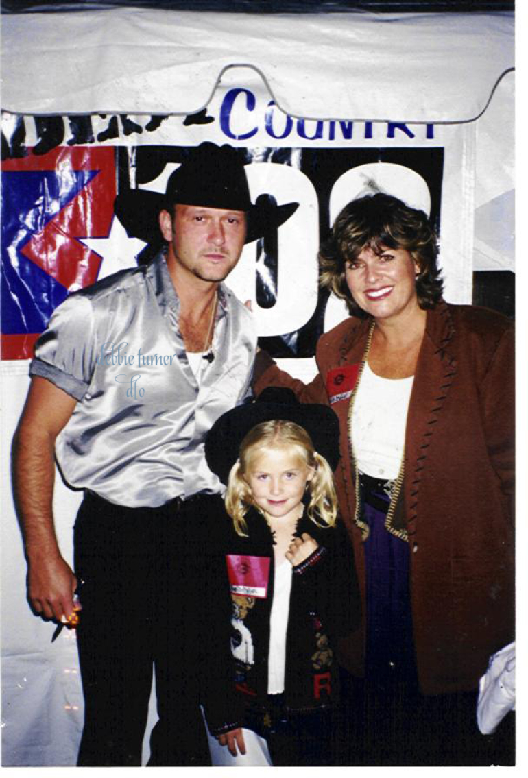 tim_mcgraw_kate_debbiewtmk.jpg