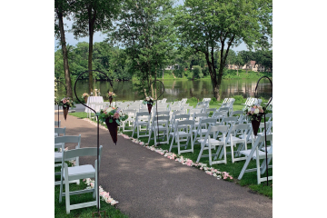 July Wedding on the Mississippi River