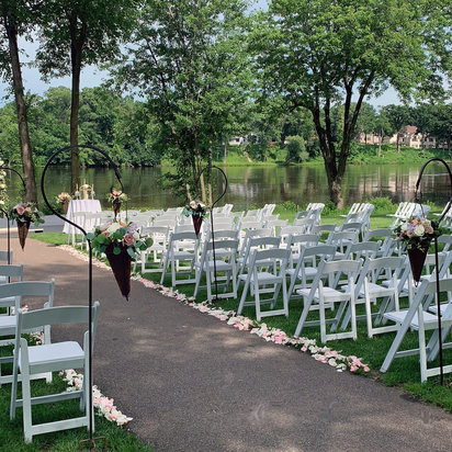 July Wedding on the Mississippi River